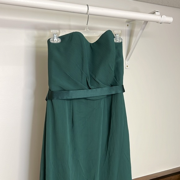 Vera Wang White Hunter Green Strapless Gown- 8 - Picture 3 of 9